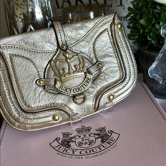 Vintage Juicy Couture Metallic Platinum/Gold wristlet with Iconic crown and logo - Picture 3 of 16